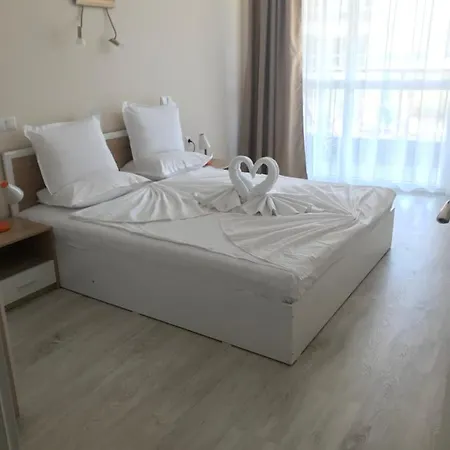 Allure Dobi Apartmanhotel 4*